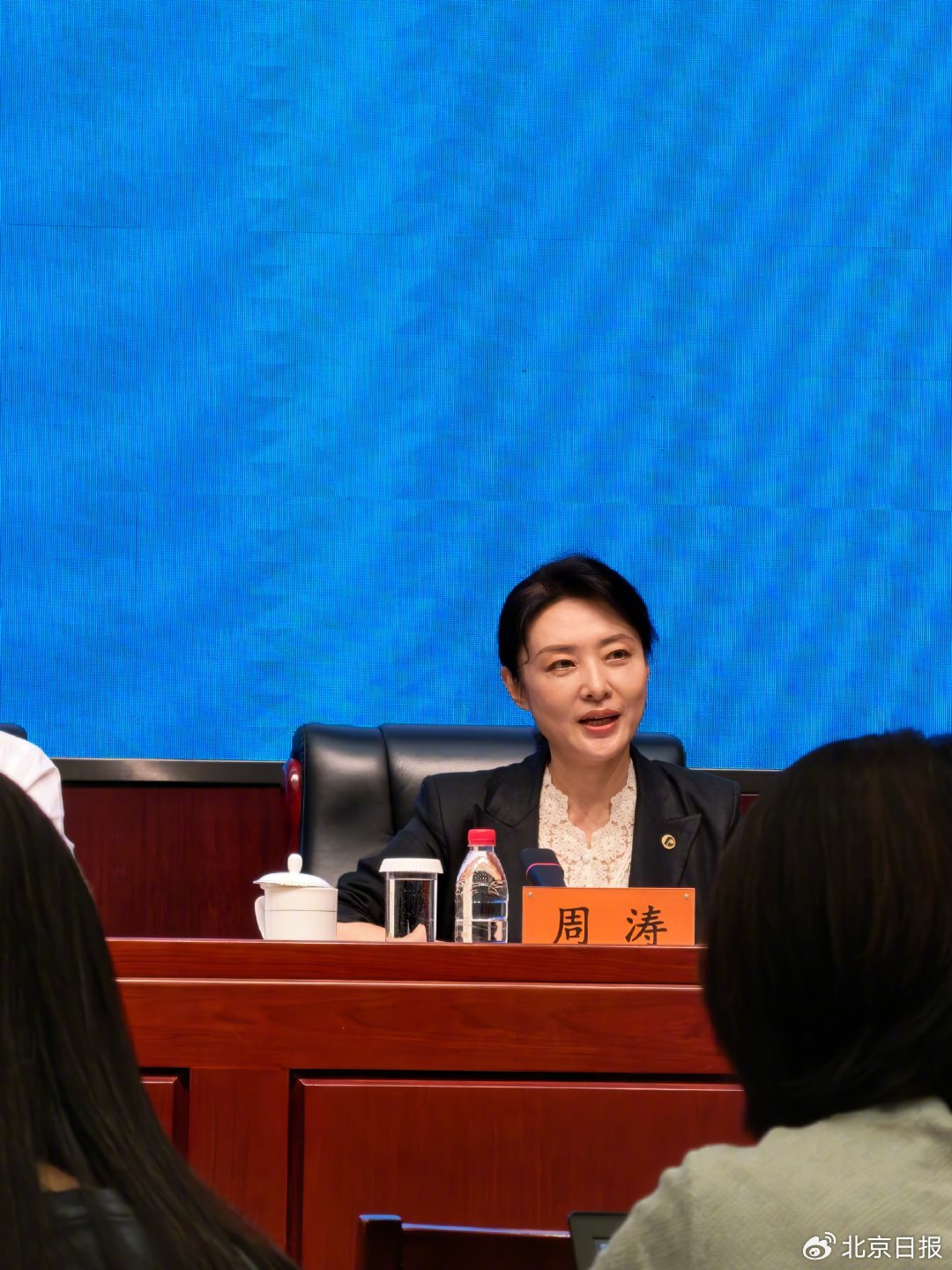 【#周涛以新身份亮相#！#周涛担任哈夏音乐会开幕式总导演#】6月18日，文化和旅