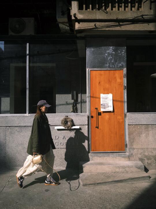 在佛山……永远喜欢旧居民区里的咖啡店！