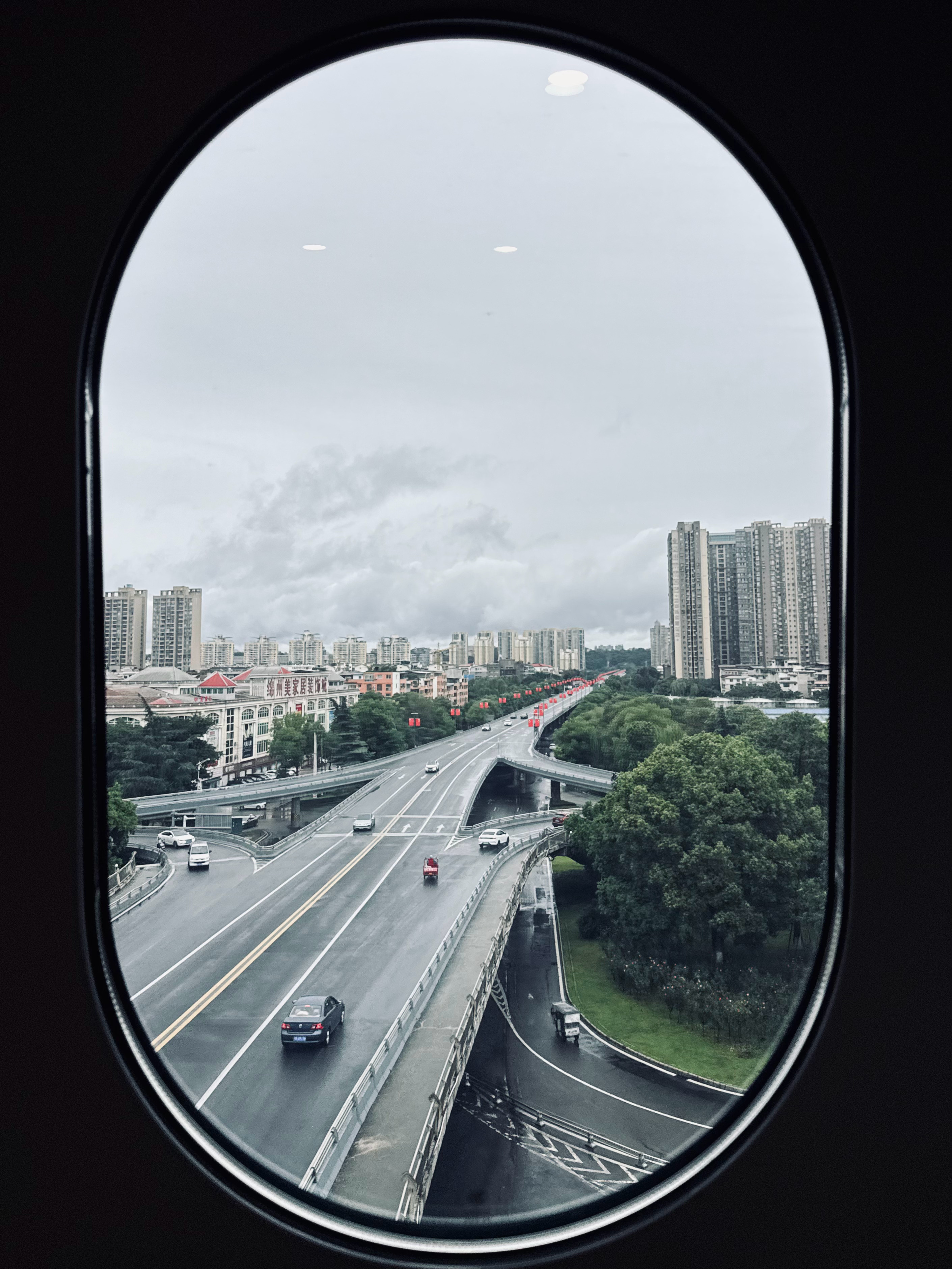 你们都什么时候放假啊？[doge]我还有两趟差，出完就狠狠休息～随森行 ​​​