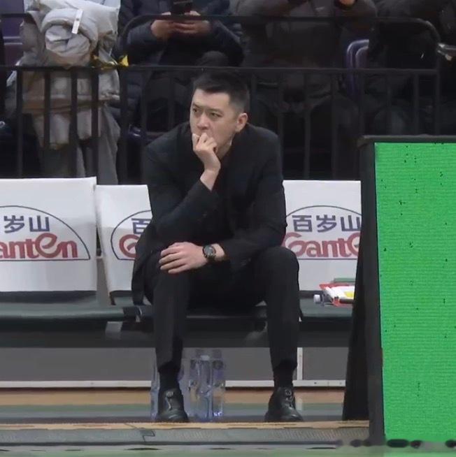 辽宁男篮杨鸣 杨导加油！坚定地支持你！！！