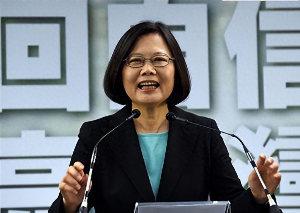 蔡英文罕见发声：“我是台湾人并没有错，我是中国人，因为我是念中国书长大的，受的是