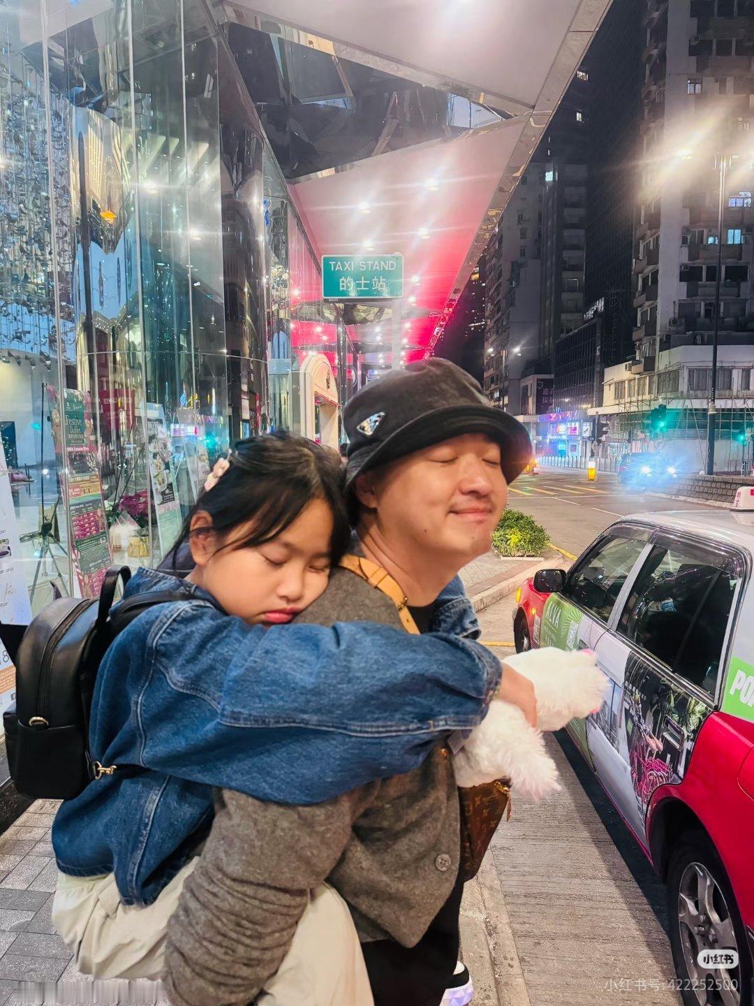 现阶段安心读书就对啦！演艺圈也不是光靠脸就行的，文化底蕴跟不上，对人物的理解就很