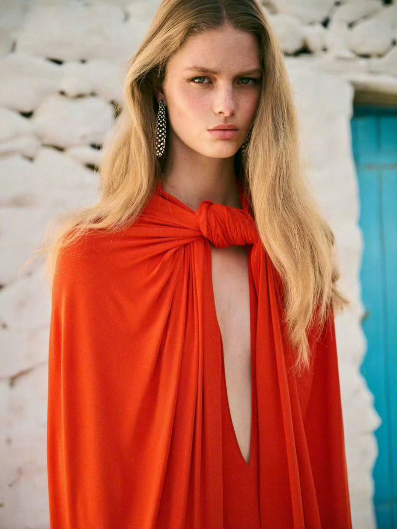Vogue Greece七月刊，海风裹挟柔光Kate 