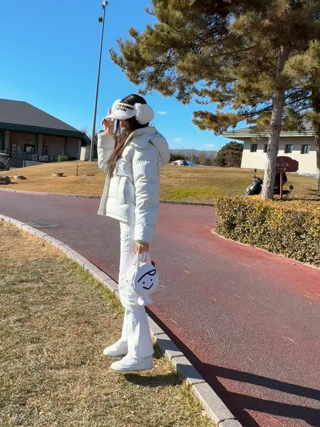 爱你老己。1-12月都有好好哄自己