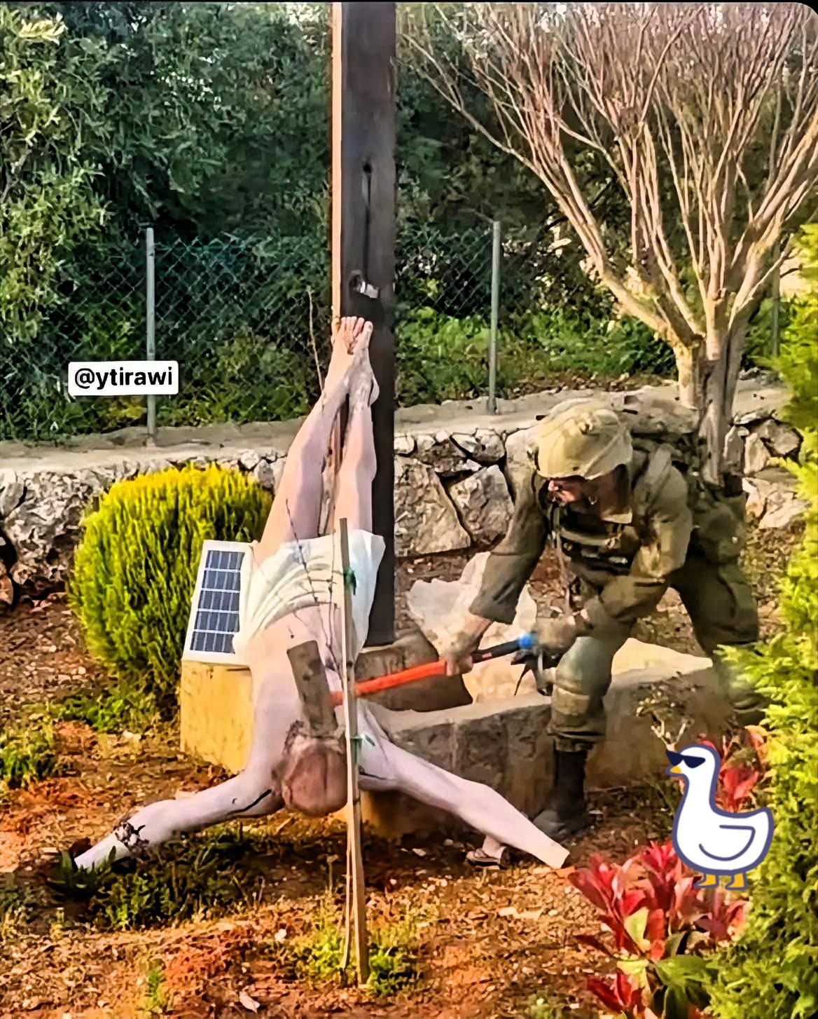 以色列军方对社交媒体上发布的一张照片展开调查，照片显示一名以色列士兵正在黎巴嫩南