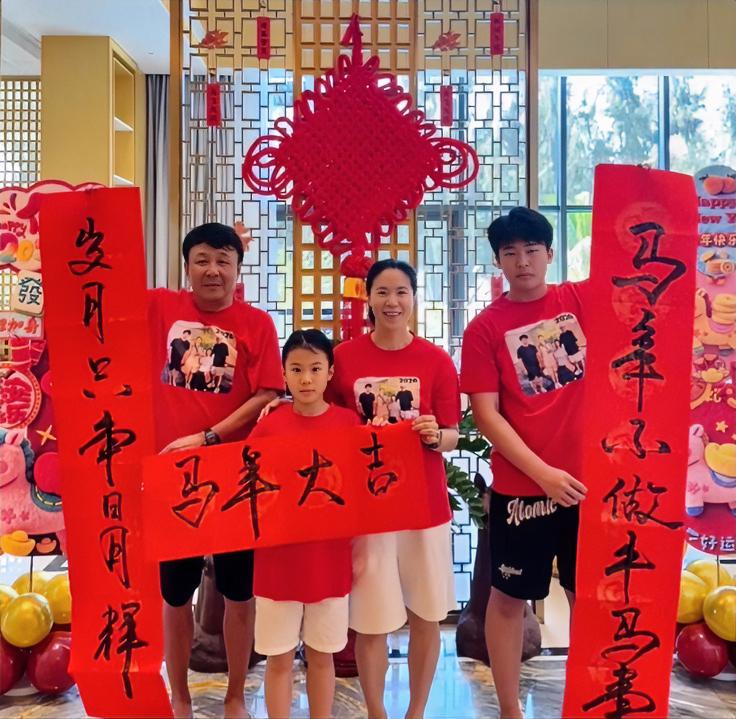 王楠一家三亚过年太幸福！儿女双全，温馨又让人羡慕

王楠和郭斌的儿子郭麒15岁、