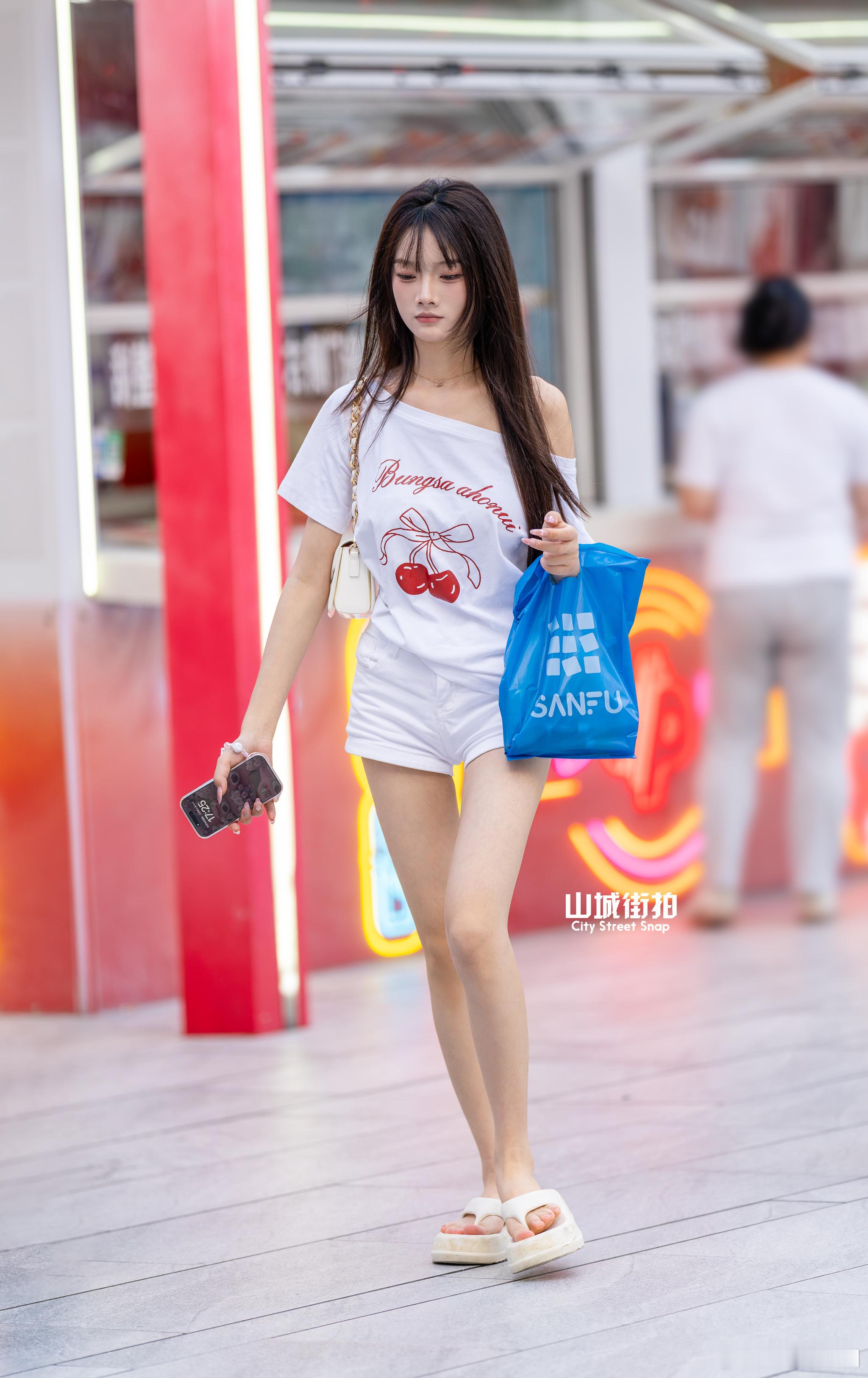 周四，早~ ​​​
