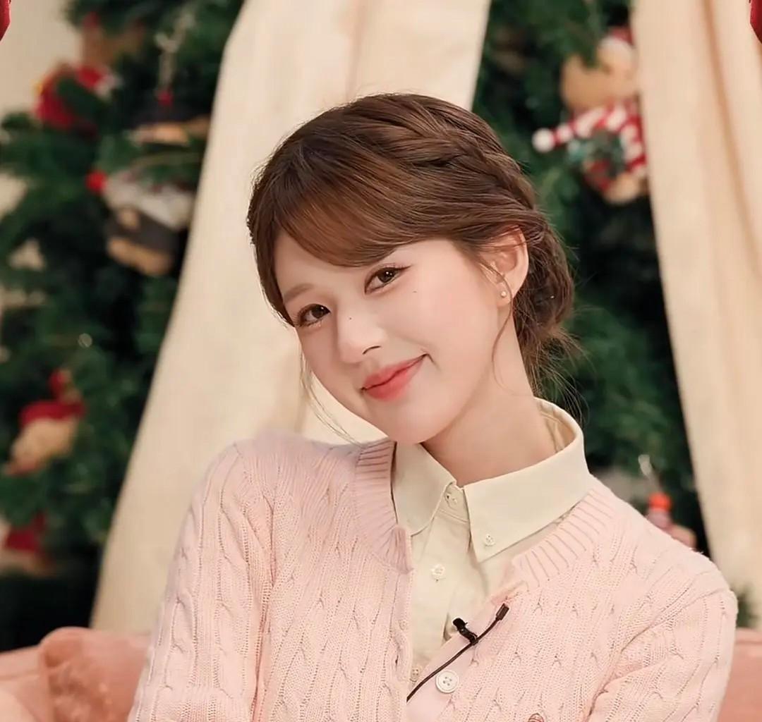 赵露思直播状态真好，恢复到以前元气满满的样子了！

告别了纷纷扰扰的2025年，