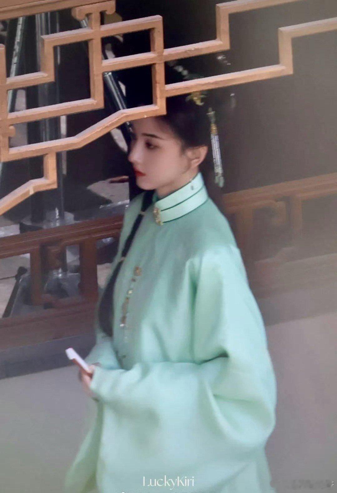 宋祖儿甄嘉芙造型路透期待这个芙气满满的甄嘉芙[送花花]美美的造型多多来！ ​ ​
