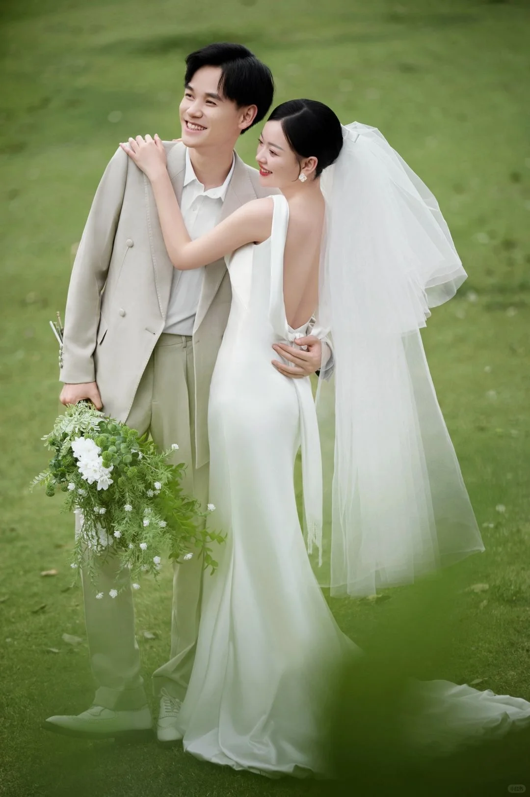 武汉电影感森系草坪婚纱照🤩美的像电影画面