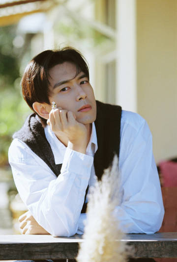 李现生日18宫格李现卡点发生日照1.0谁被李现的生日 18 宫格戳到了，准时卡点