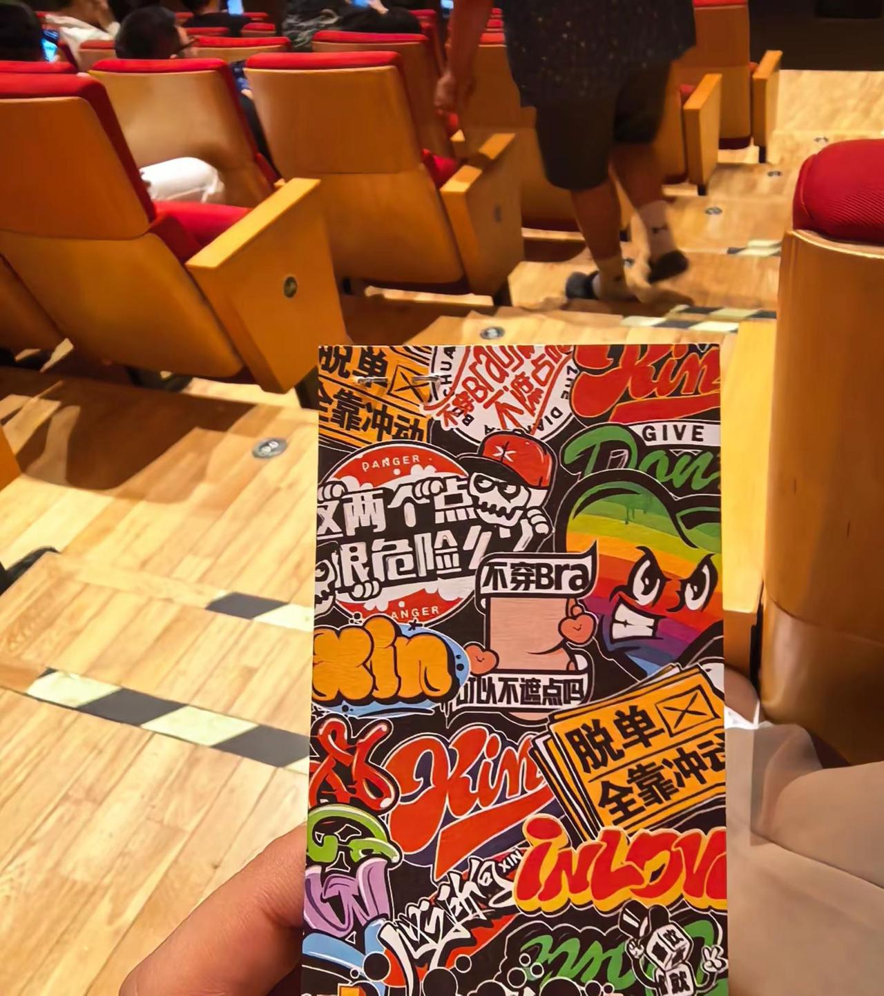 大型选妃现场寸头脂包肌top健身胖子