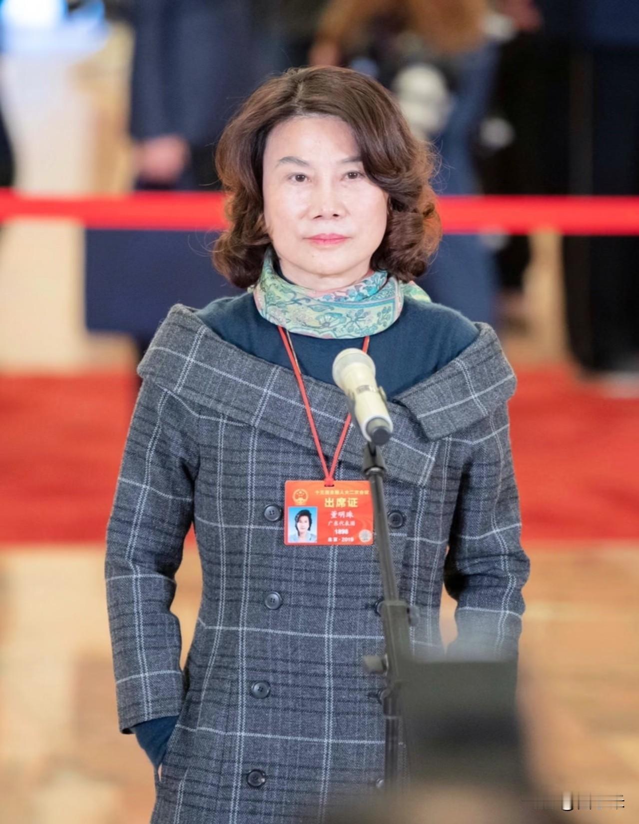 格力内部传出消息，董明珠的“女强人”形象要凉？

员工：我们是真香！

不管外面