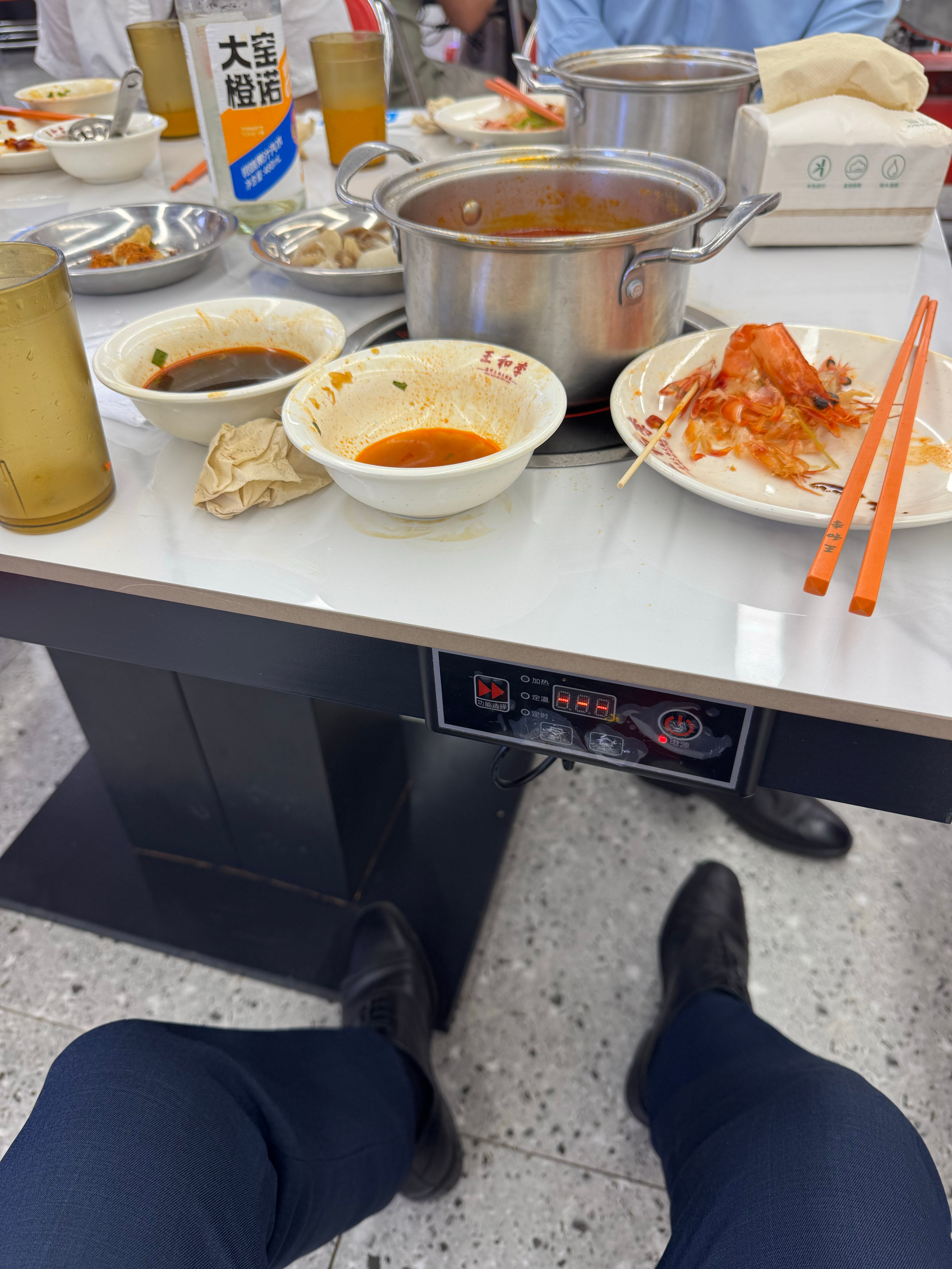 中午部门四个人小聚餐，又去胡吃海塞的一顿~~~ 