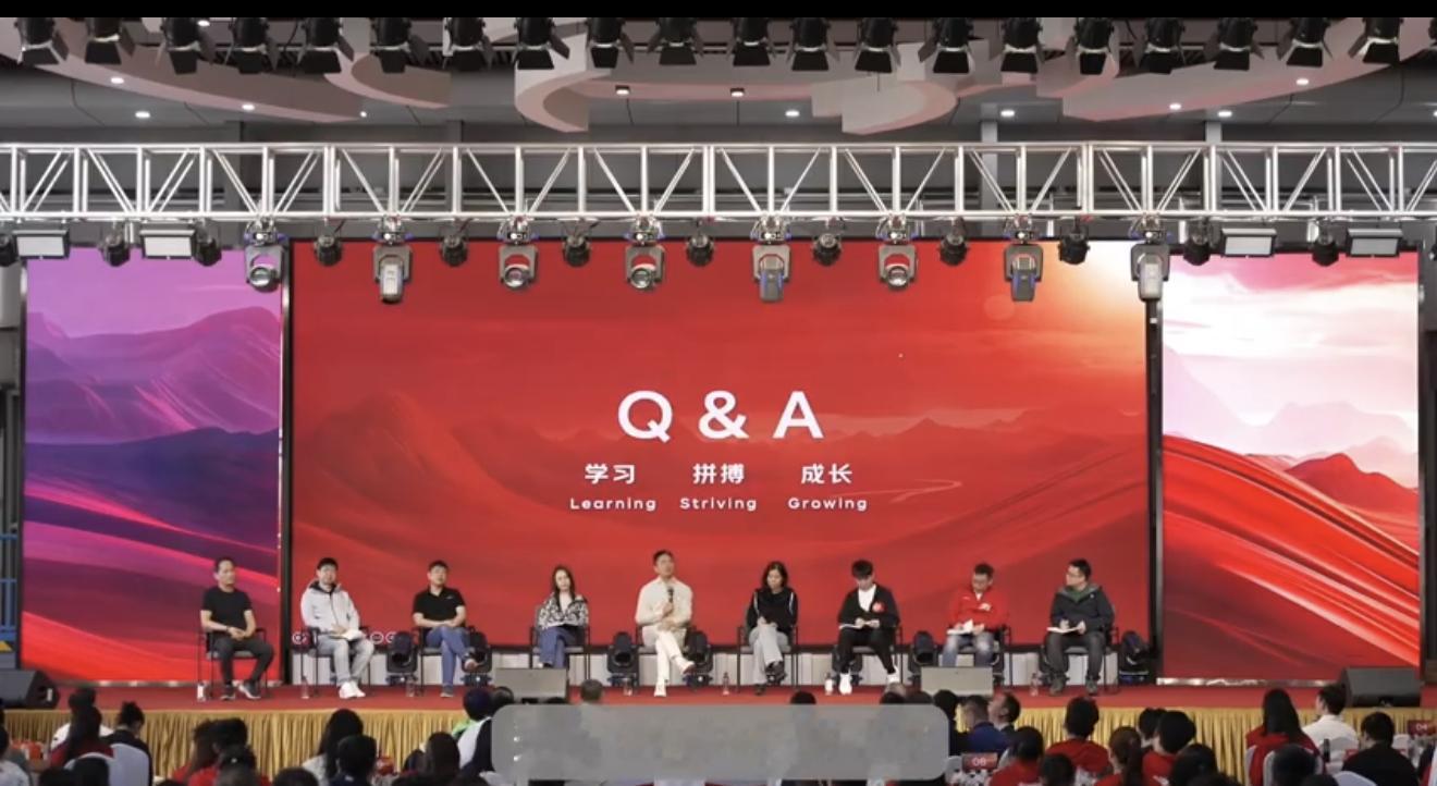 刘强东称想尽一切办法保兄弟们饭碗    以技能升级应对智能转型，全力降低技术变革