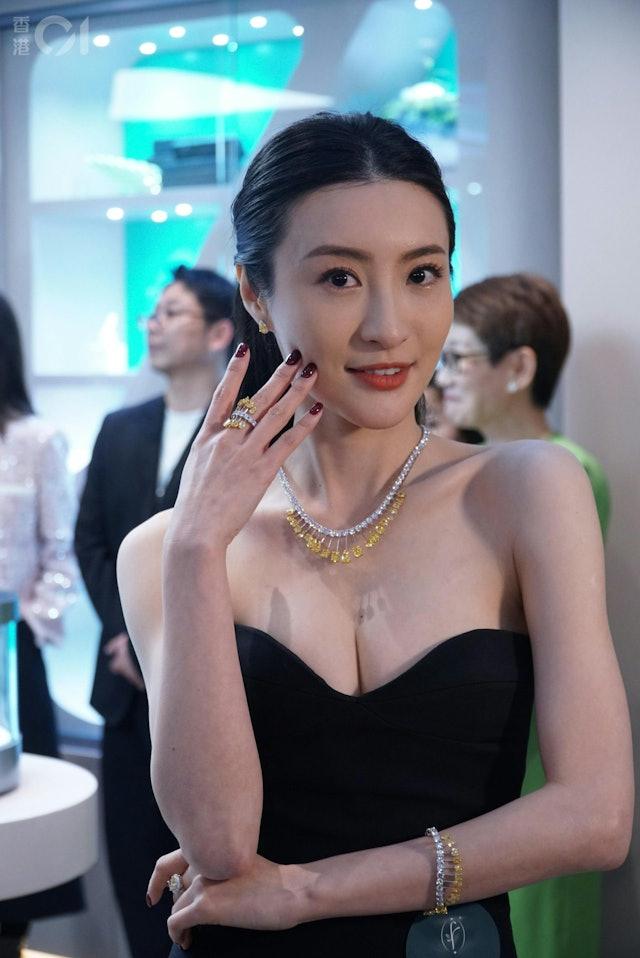 现年37岁的TVB视后林夏薇于2015年下嫁金融才俊老公莫赞生，在2018年时曾