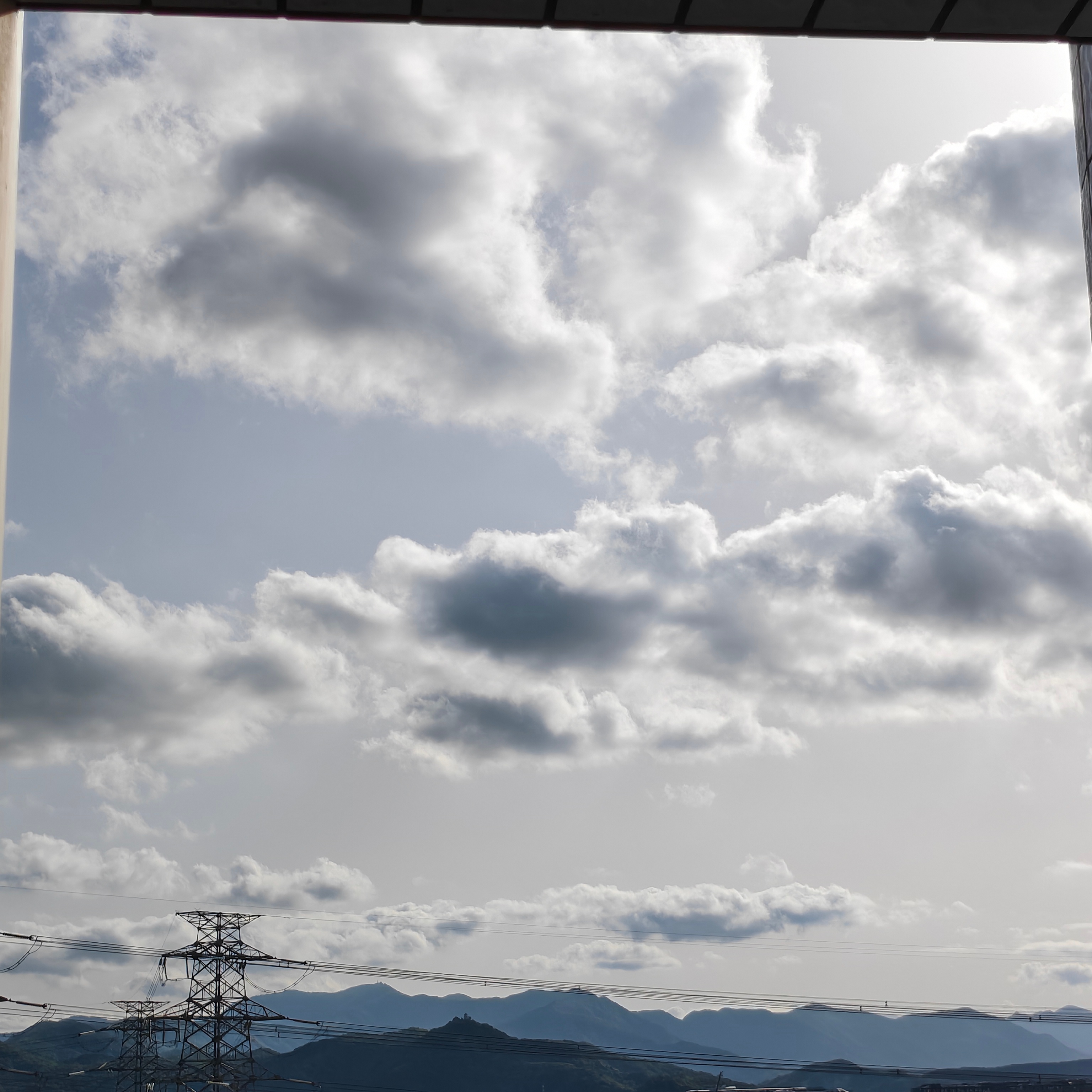 实拍图，雨过天晴了 