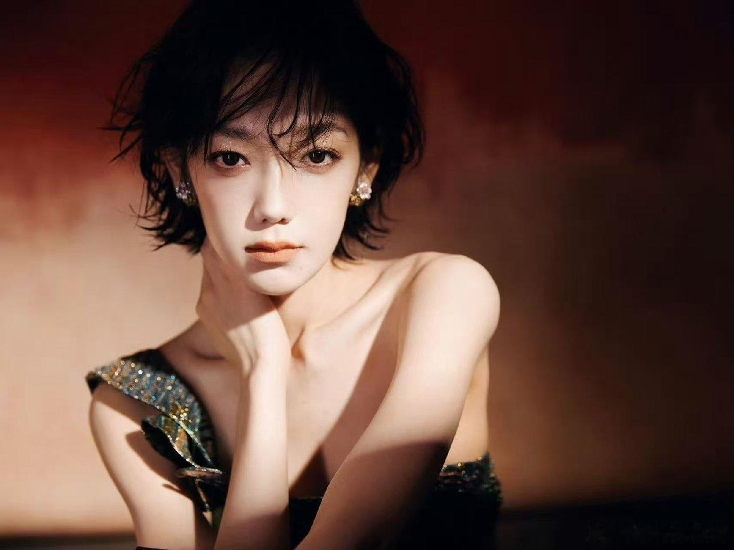 希林娜依高边玩悠悠球边唱我不想念希林娜依高音乐缘计划3谁看了希林娜依高这个舞台不