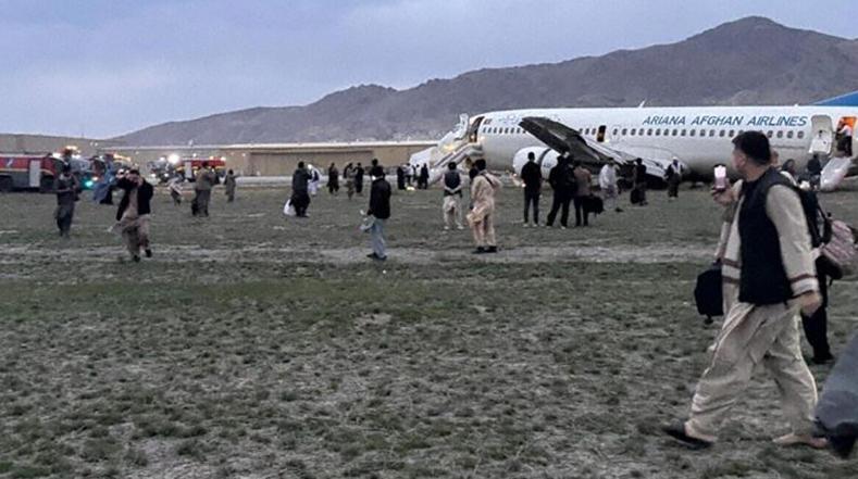 25日下午，一架客机在阿富汗喀布尔国际机场降落时因技术故障滑出跑道。
这架客机隶
