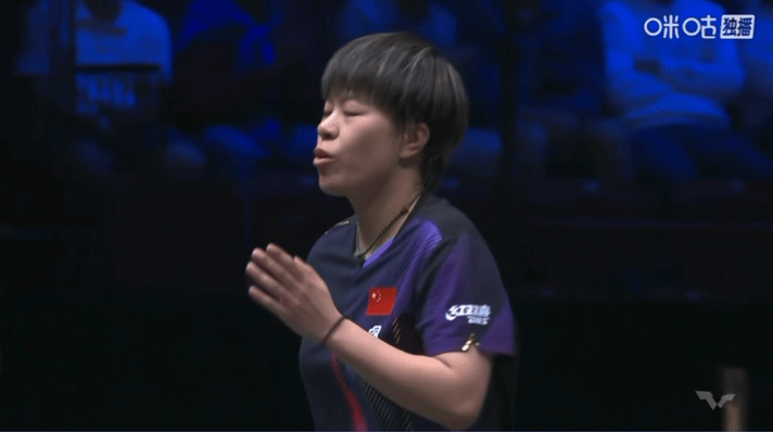 张本美和🇯🇵又扳回一局！
前五局王艺迪🇨🇳11-7，11-3，7-11，