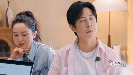张维伊婚礼给去世父母留了座位看到张维伊转头的那一刻明白他的哭是一种幸福的泪！给离