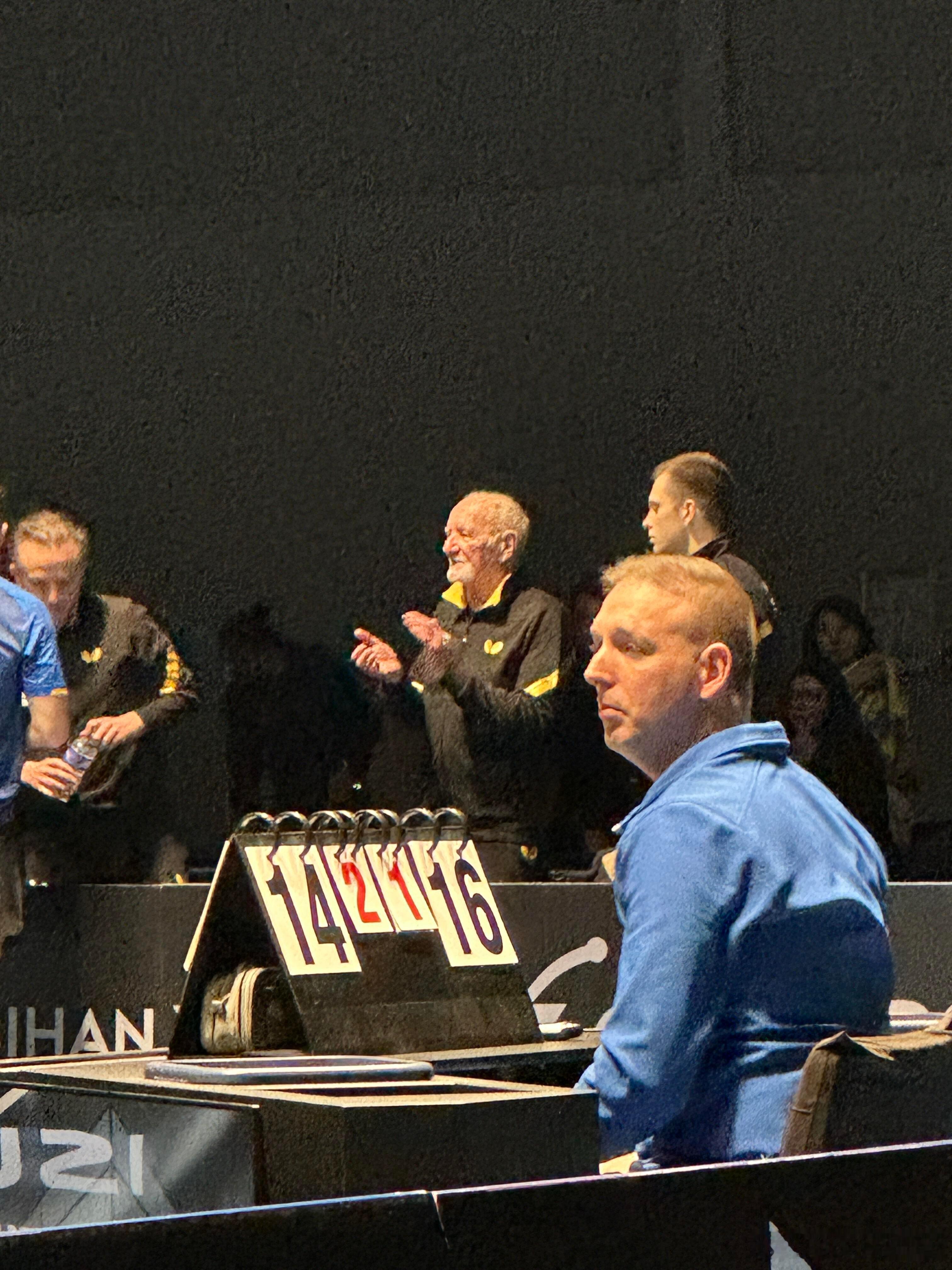 东哥第四局的这个比分板就问你爽不爽，刺激不刺激，心跳不心跳！ 