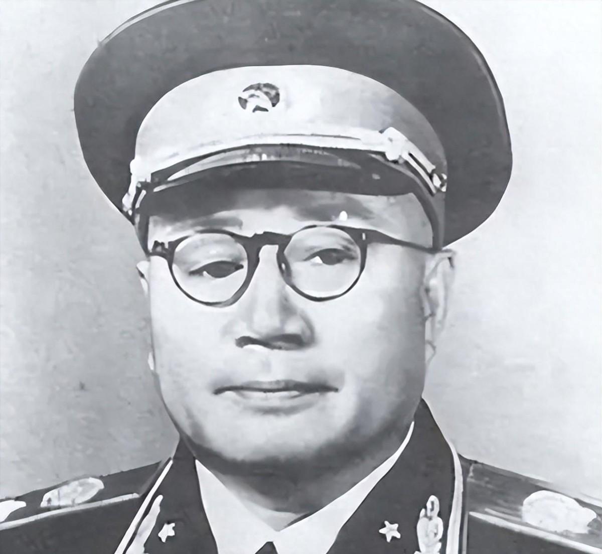 刘伯承手下五位虎将，三位曾任副国级领导，一位是正国级，还有一位曾任国防部长
19