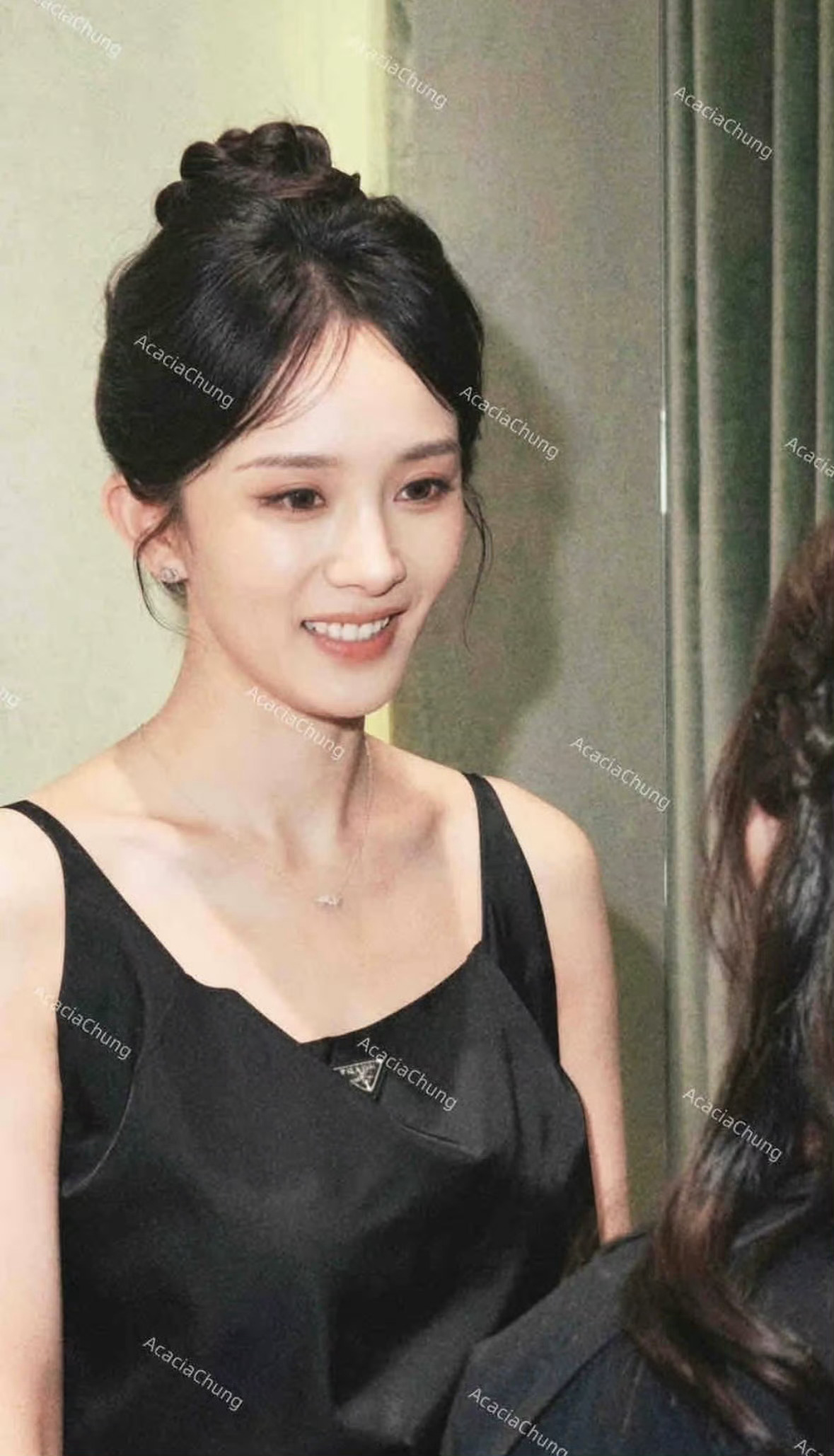 杨幂她是我多年的粉丝 “她是粉丝，我很多年的粉丝”好真诚的，这个粉丝真的要爱杨幂