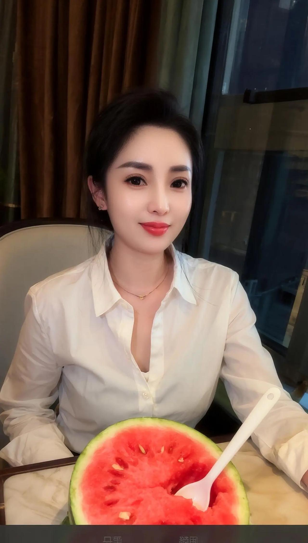 上热搜 推广 西瓜🍉 精致又独立