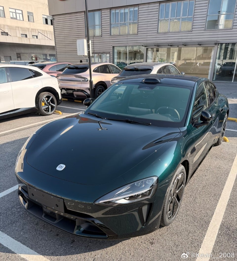 新一代小米SU7，这个颜色太高级了！ 