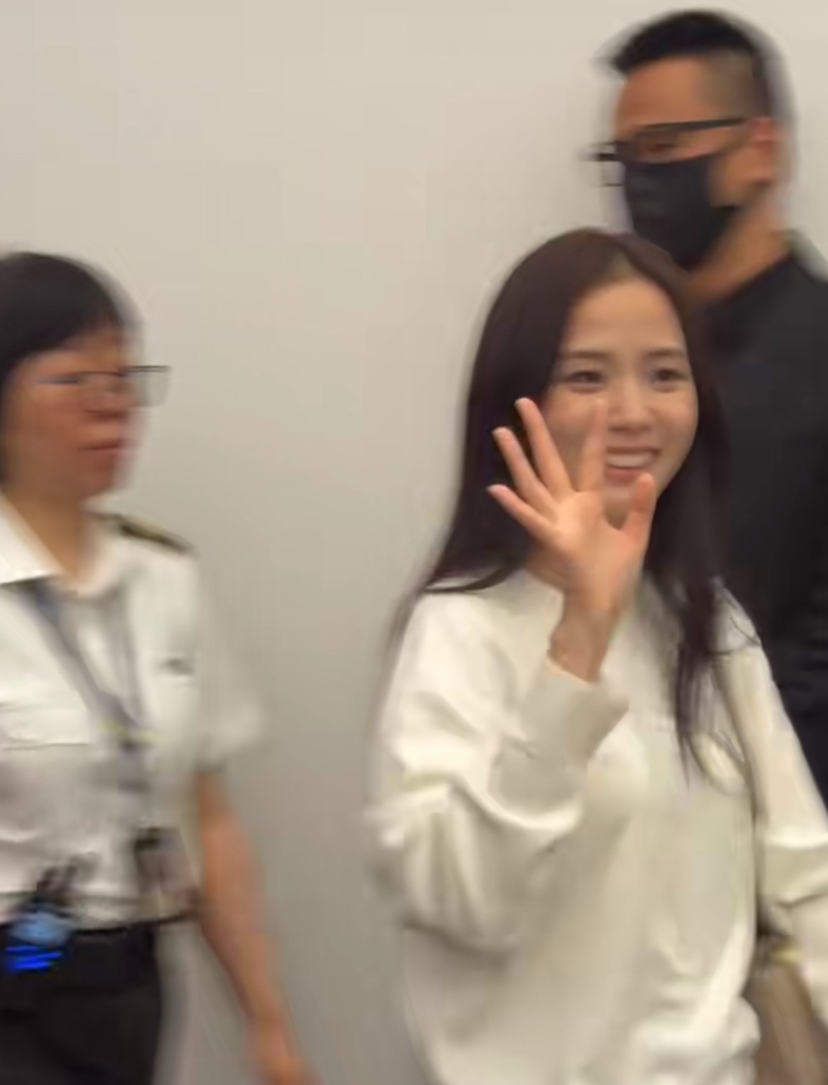 真的好辛苦呀，我以为秀秀最起码会休息一晚再走的五月活动真的蛮多的，宝宝还抽出时间