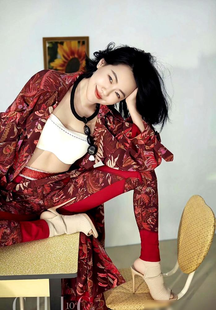 小S彻底撕破脸，亲手把汪小菲的“国民姐夫”帽子，硬塞给了具俊晔！
 
想当年，汪