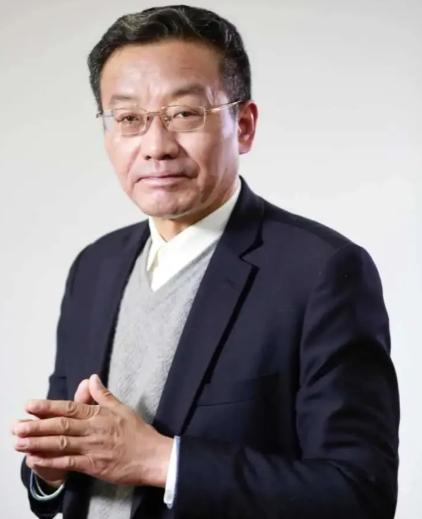 复旦大学教授王德峰：当下两个基本问题摆在中国人眼前，一个是没有精神家园，一个是中