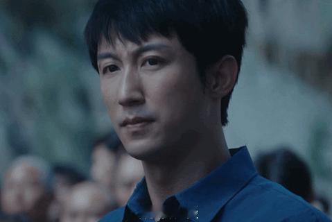 黄景瑜老辈子大学生就是清澈黄景瑜黄景瑜往那儿一站，挎着磨边旧布包，瞬间把我拽回那