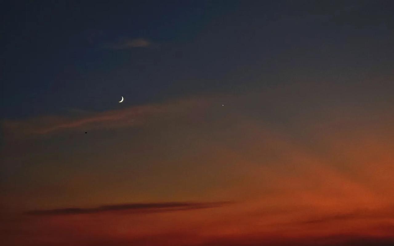 #你能接受天天在家不上班的生活吗#不能，在上班可以让自己变得不能那么懒，可以经济