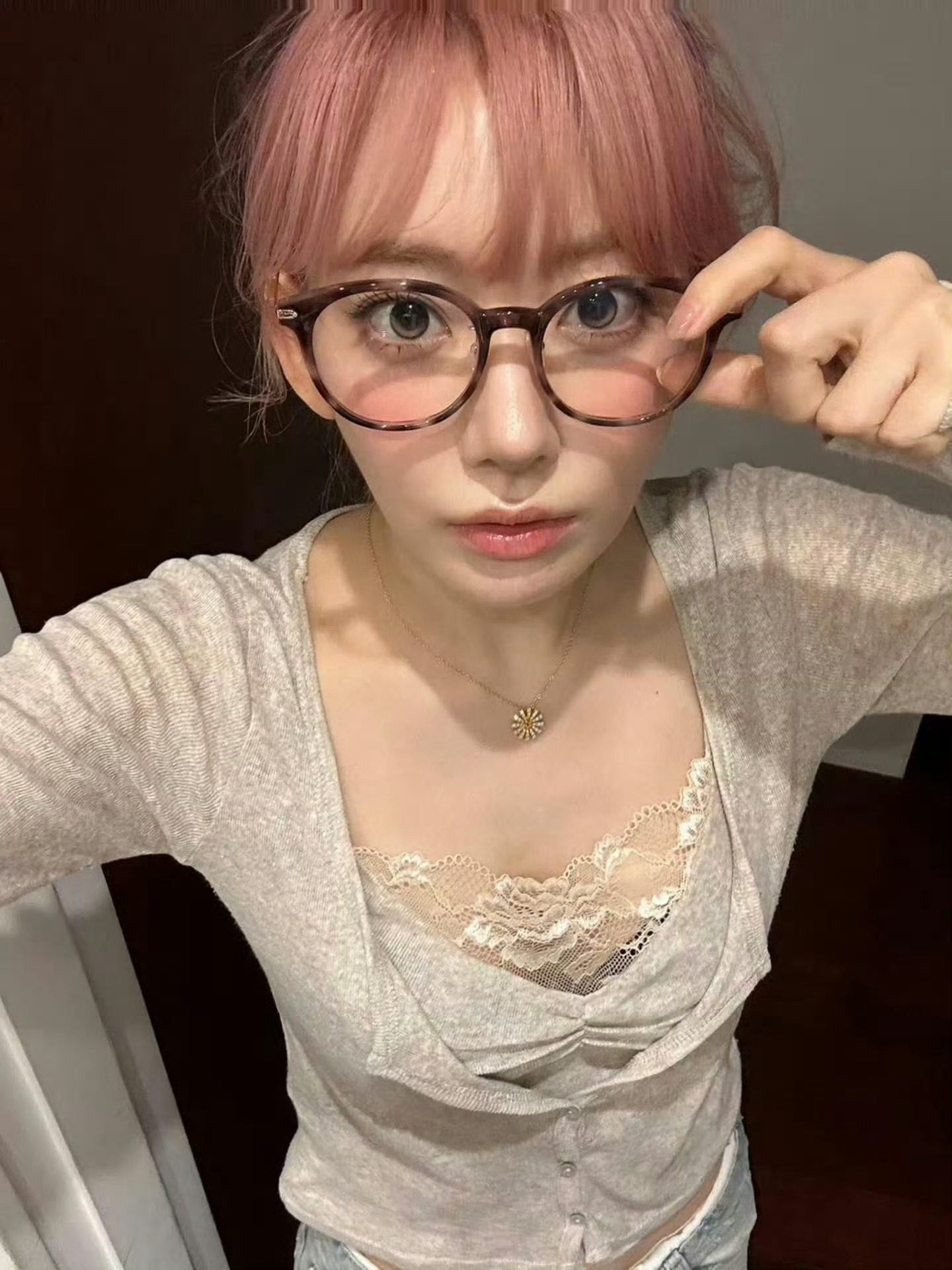 戴眼镜的小樱花 ​​​