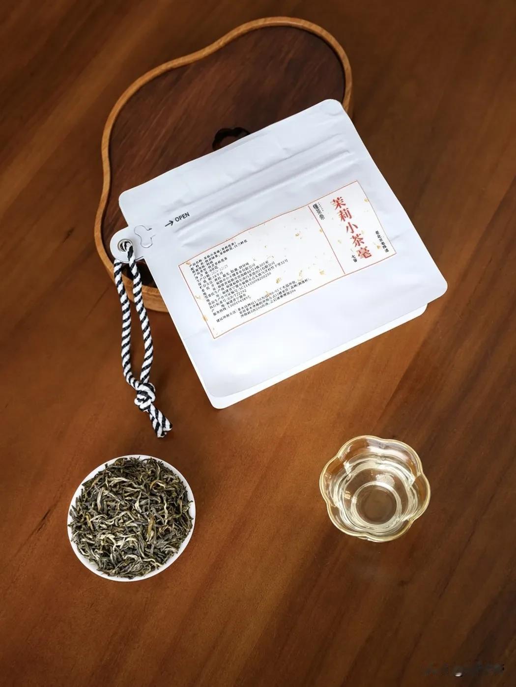 挖到宝！香到骨子里的七窨茉莉小茶毫太绝了

这天气一热，人就莫名烦躁，最近全靠这