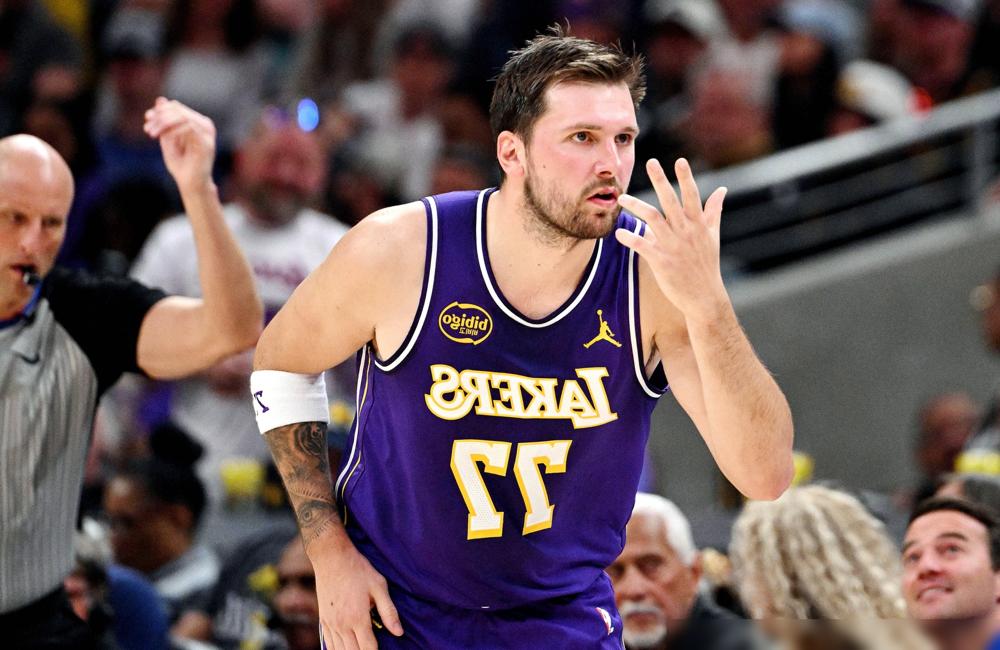 别再为东契奇的MVP掉眼泪了。
那一声腿筋撕裂，引爆的不是遗憾，是一颗价值数千