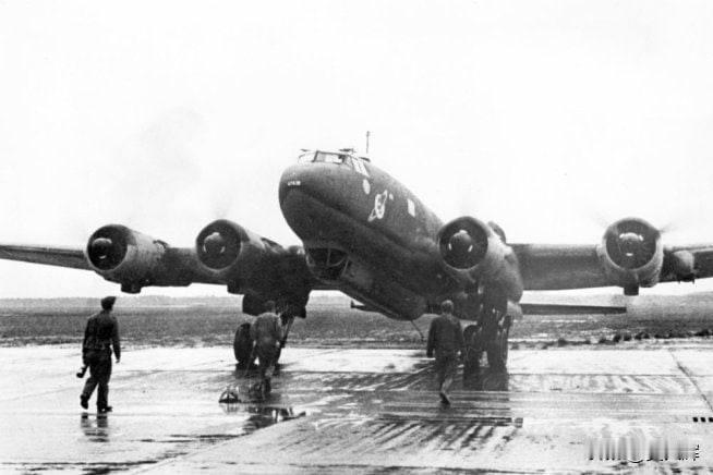 【1943：苏军坦克兵险些在扎波罗热俘虏希特勒】

1943年2月17日，决定造