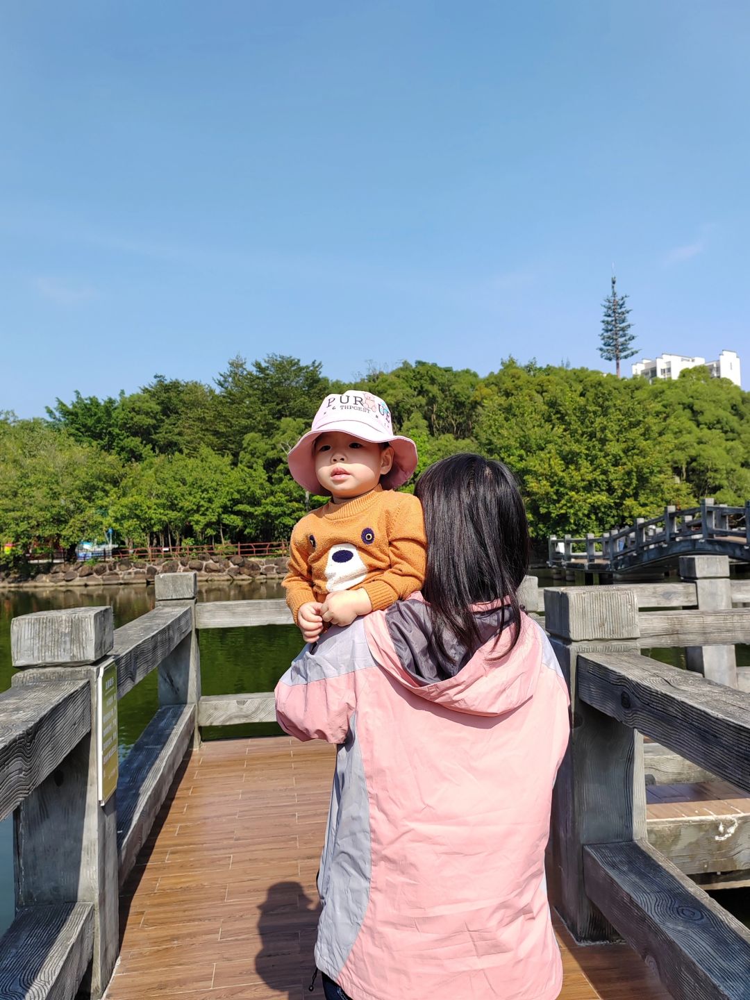 为什么年轻人不喜欢老人带娃？