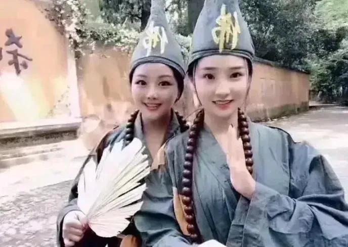 出游归来，到家了，开心[笑]
