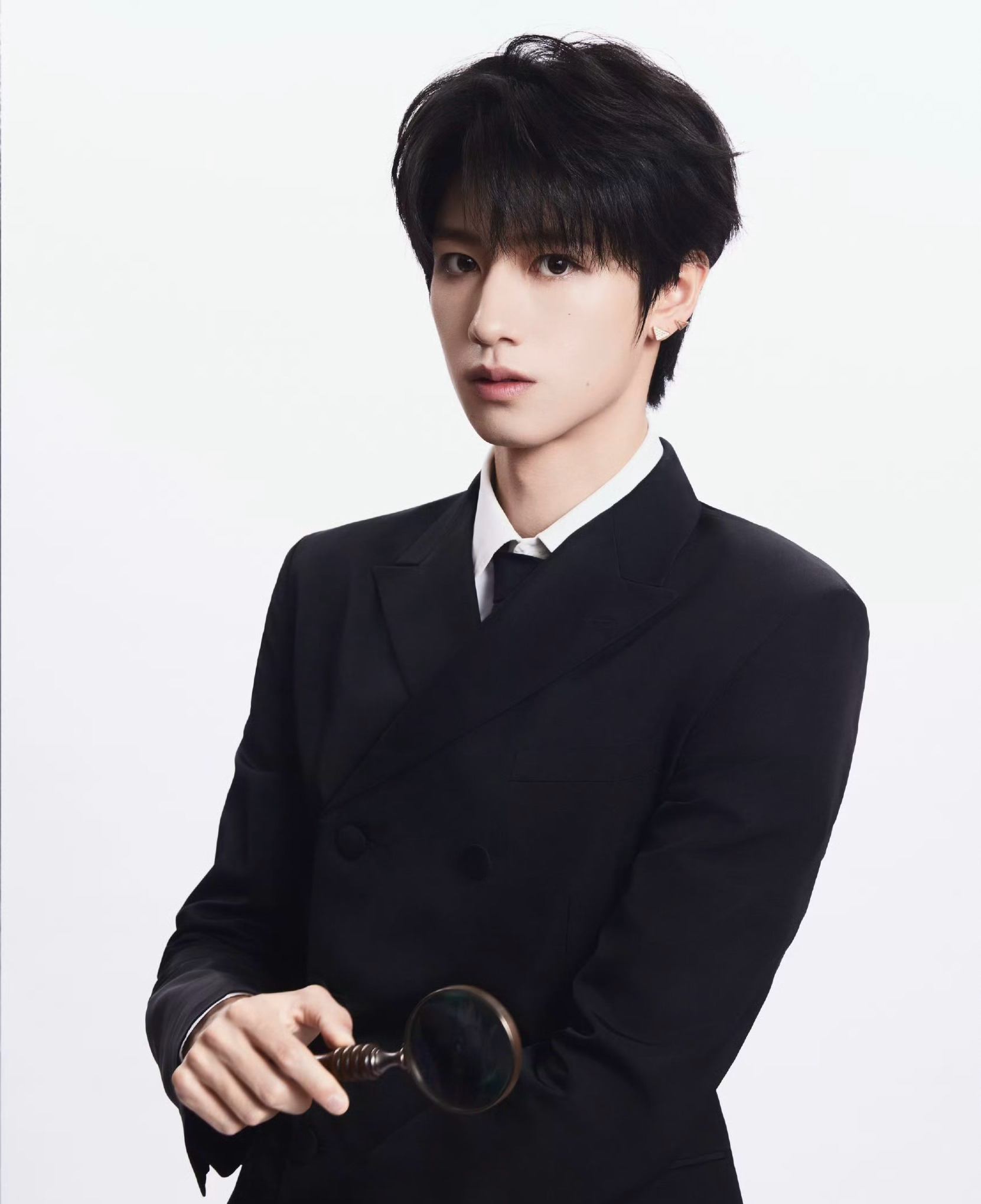 朱志鑫｜腾讯音乐娱乐盛典朱志鑫今晚2026TMEA腾讯音乐娱乐盛典造型，一身挺阔