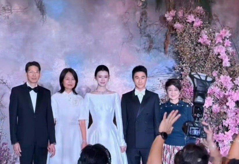 奚梦瑶是不是又瘦了感觉奚梦瑶又瘦了恭喜啊！！奚梦瑶何猷君婚礼答谢宴好多明星 ​​