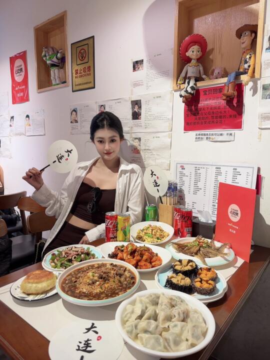 不是漂亮店，却一直排队，因为是真好吃❗️