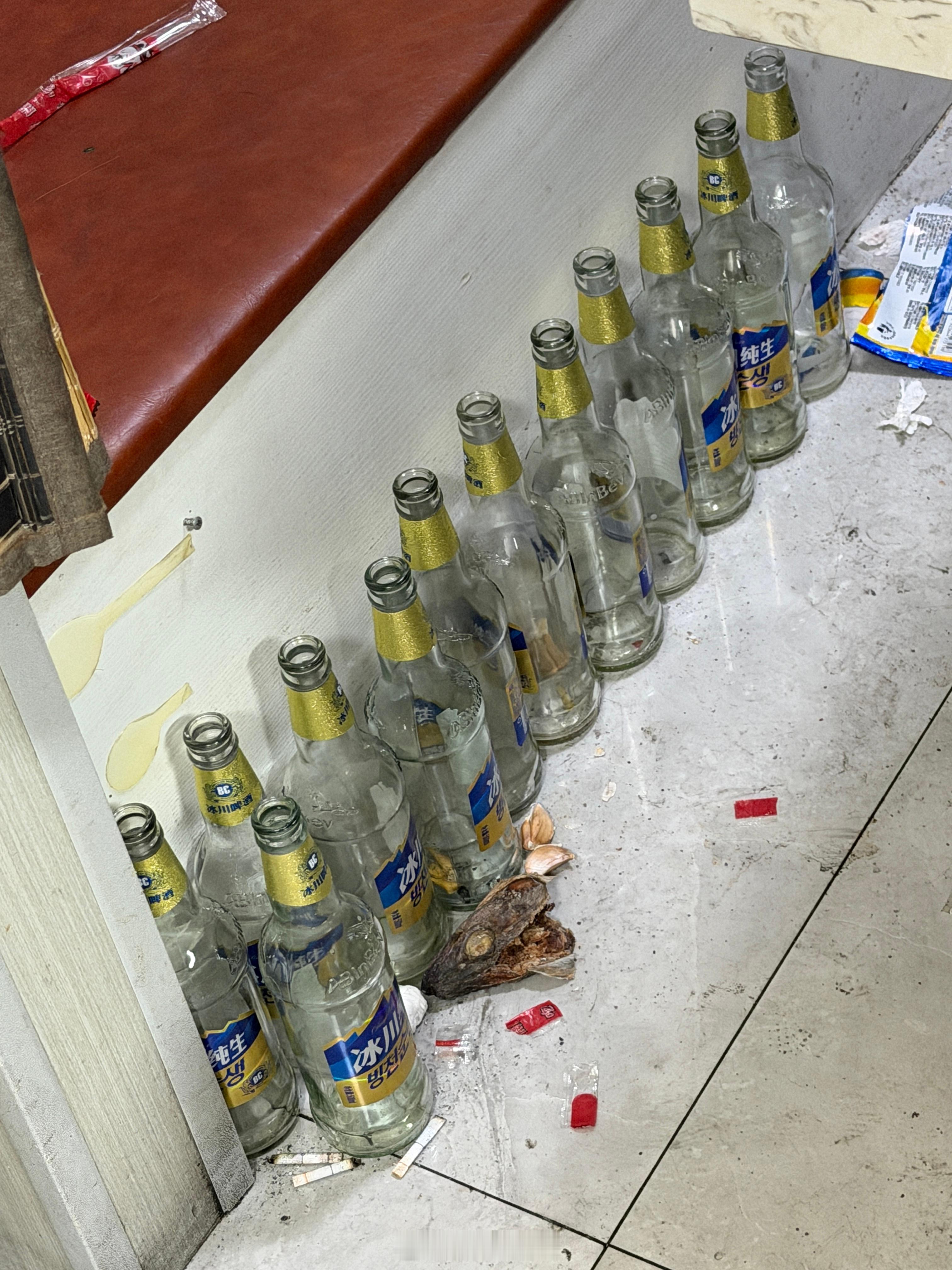 今晚喝兄弟喝开心了，评论区抽十个铁粉平分888元。人生得意须尽欢，莫使金樽空对月