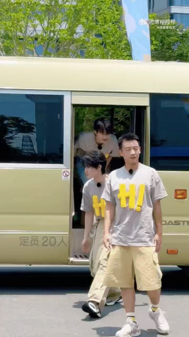 奔跑吧全员sayhi造型奔跑吧 救命！《奔跑吧》录制现场太好逛，这次打卡台州。看