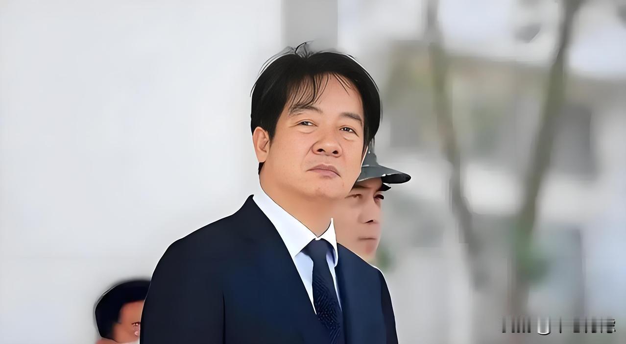 “备武”不如“备谈”，赖清德“以武谋独”幻像破灭，对话才能找回生路。
当赖清德还