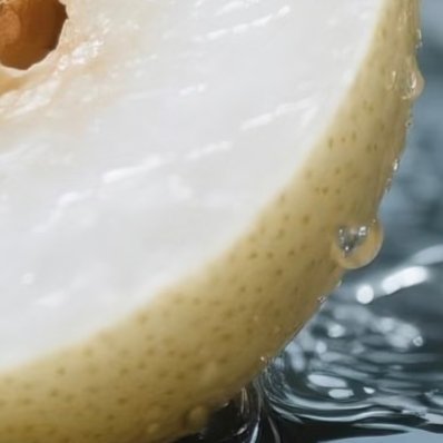 梨的种植方法一、土壤与环境：梨适宜种植在土层深厚、肥沃、排水良好的土壤中。光照要
