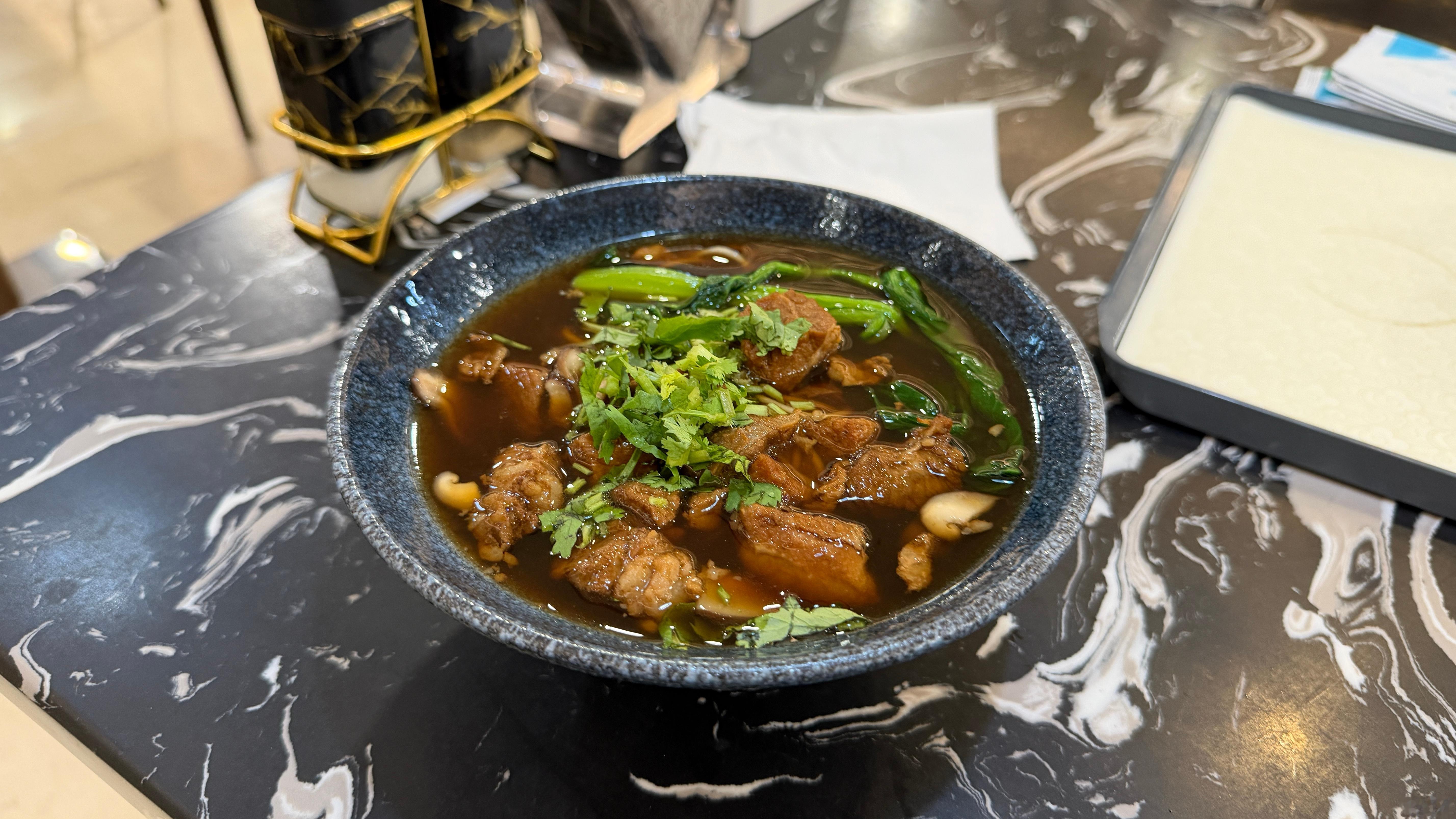 你们吃饭了吗？我开炫啦！今天的第一顿牛肉面面🍜
