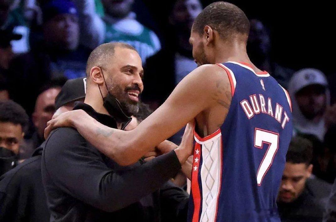NBA[超话]  Sam Amico：凯文·杜兰特和休斯顿火箭队尚未达成续约协议